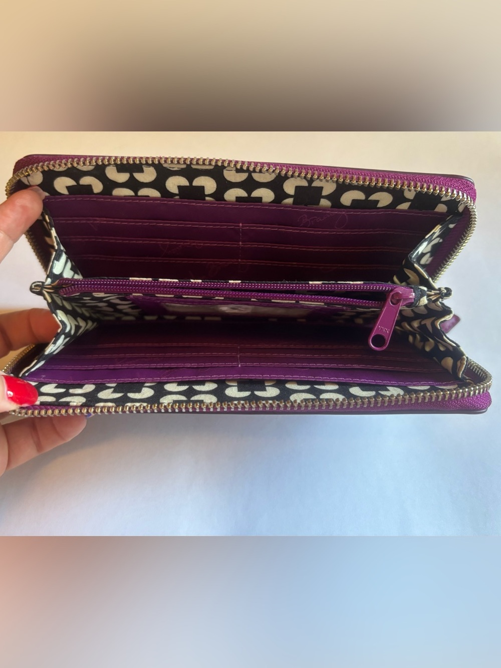 Vera Bradley purple/Magenta Zip Wallet - Picture 2 of 11